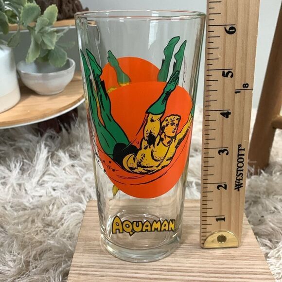 Vintage 1976 Pepsi Super Series Aquaman
DC Comics INC Collector Glass - Picture 14 of 17